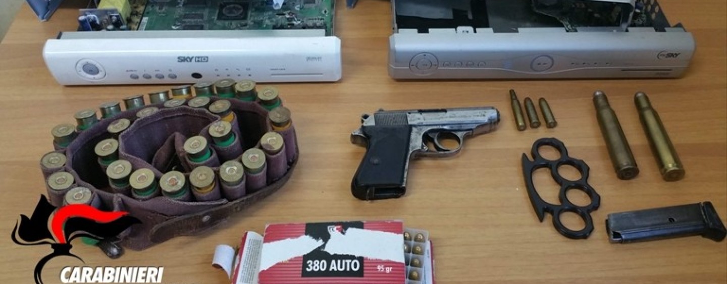 Giovani irpini sorpresi mentre si esercitavano a sparare, la pistola è quella di “007”