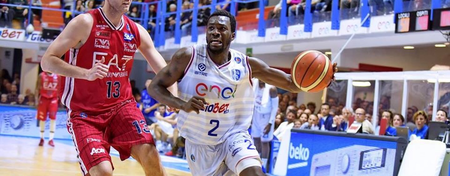 Basket, Scott al veleno dopo Avellino-Brindisi: “Tifosi della Scandone vi aspetto al ritorno…”
