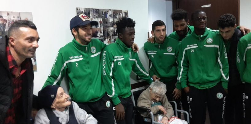 Lupi al fianco degli anziani, Gonzalez: “Hanno bisogno del nostro sorriso”