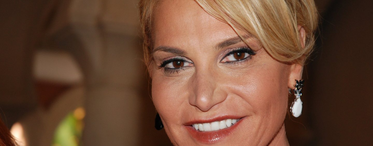 Simona Ventura in lacrime: “Ho tradito Stefano Bettarini, Mara Venier non mi parla più”