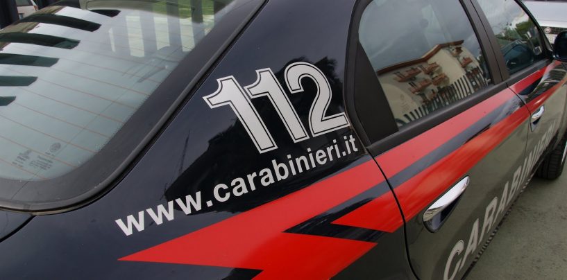 Incendia l’auto del padre, voleva i soldi per comprare la droga