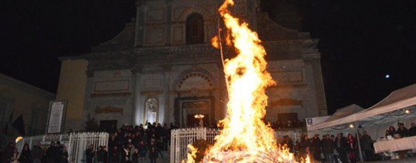 VII edizione di Terrafuoco, il centro storico di Avellino si anima in attesa del Focarone di San Ciro