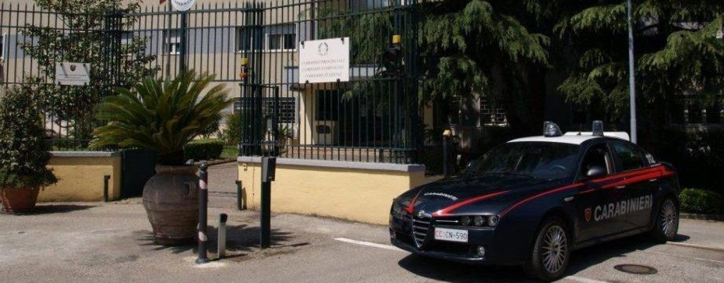 Risentito per il licenziamento tenta di graffiare l’auto dell’ex capo, nei guai 46enne