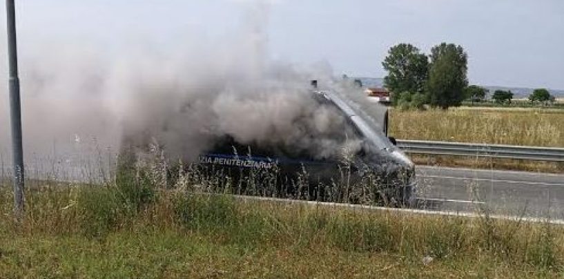 Tragedia sfiorata sulla A/16: in fiamme furgone della Polizia Penitenziaria