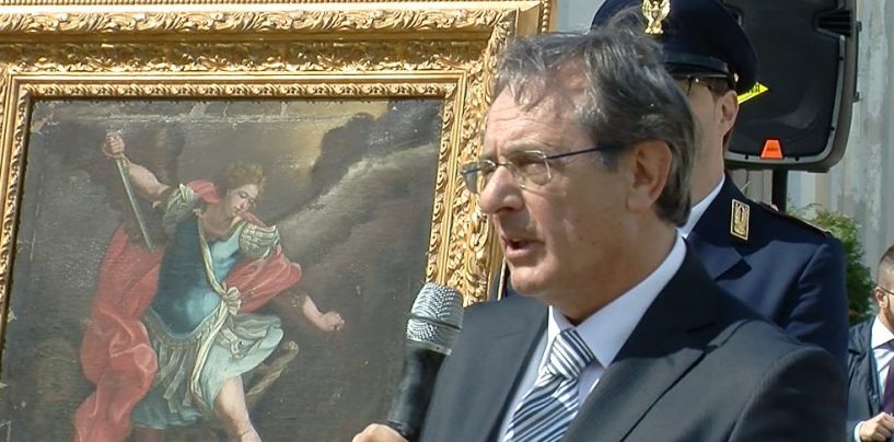 Festa della Polizia: si parte con l’omaggio ai caduti