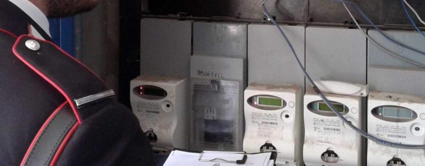 Manomettono le bobine del contatore, nei guai i titolari di un esercizio commerciale