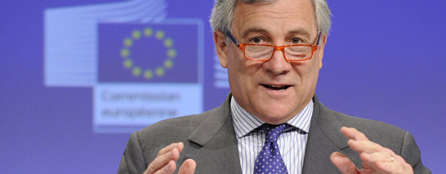 Cittadinanza onoraria a Tajani: “SiAmo Pratola Serra” critica la scelta dell’amministrazione