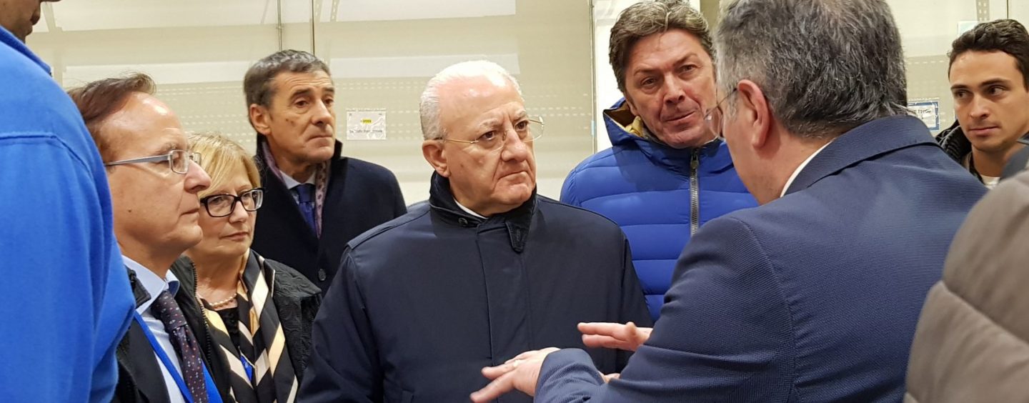De Luca e D’Amelio in visita all’EMA: “Un’eccellenza aerospaziale che investe nelle aree interne”