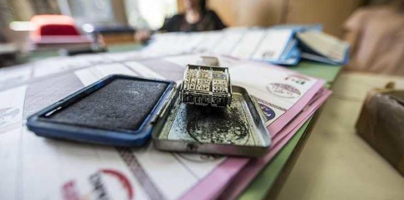 Ballottaggio, affluenza ore 19: in città alle urne solo il 31.63%. Calo anche ad Ariano (42.08%) e Castel Baronia (45,60%)