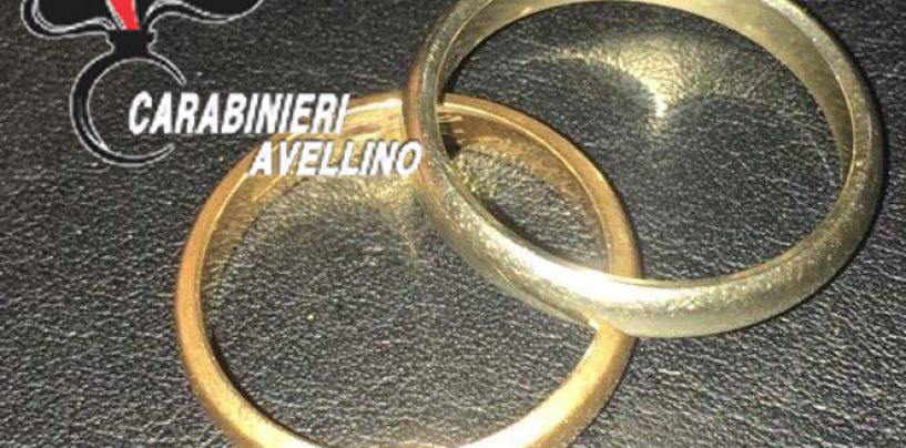 Ruba due fedi d’oro strappandole dal dito di un anziano, arrestato