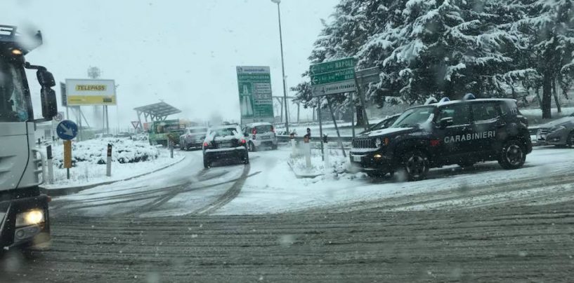 Trappola di ghiaccio sulle strade irpine: riaperta l’A16