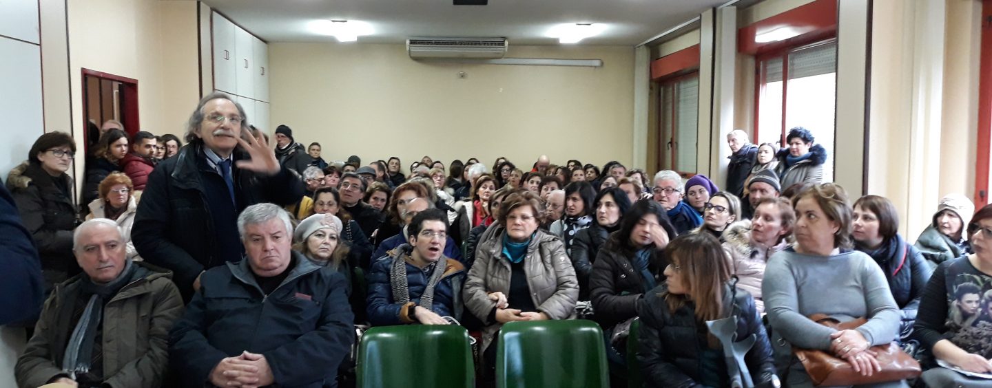 Aias, le istituzioni disertano l’assemblea pubblica: la rabbia di pazienti e lavoratori
