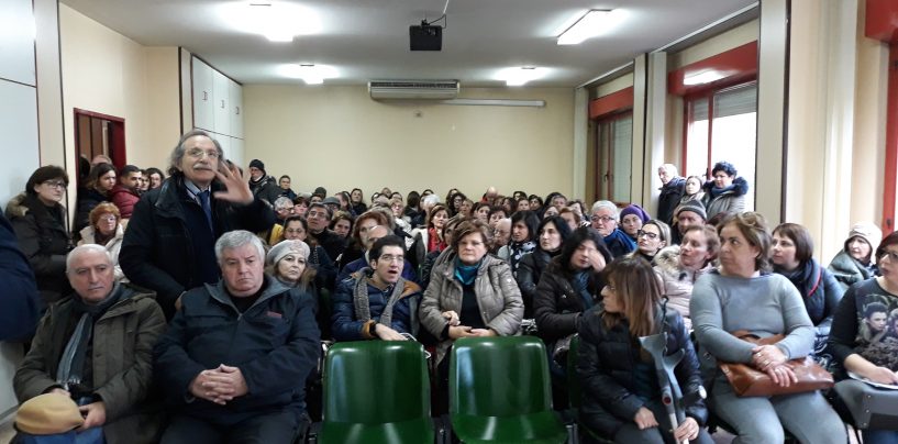 Aias, le istituzioni disertano l’assemblea pubblica: la rabbia di pazienti e lavoratori