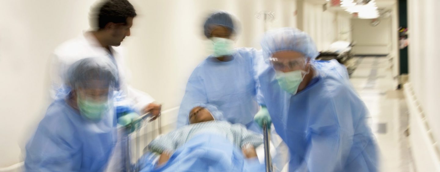 Meningite, 21enne ricoverata in condizioni critiche: scatta la profilassi tra i familiari
