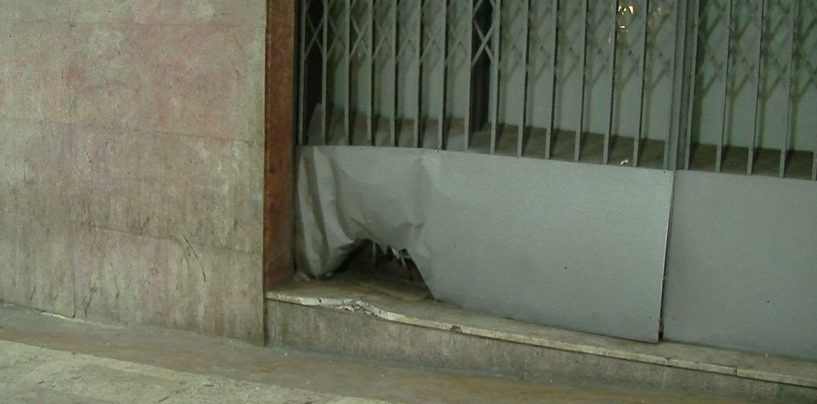 Bomba carta contro il circolo delle baby squillo: paura in Via Vasto