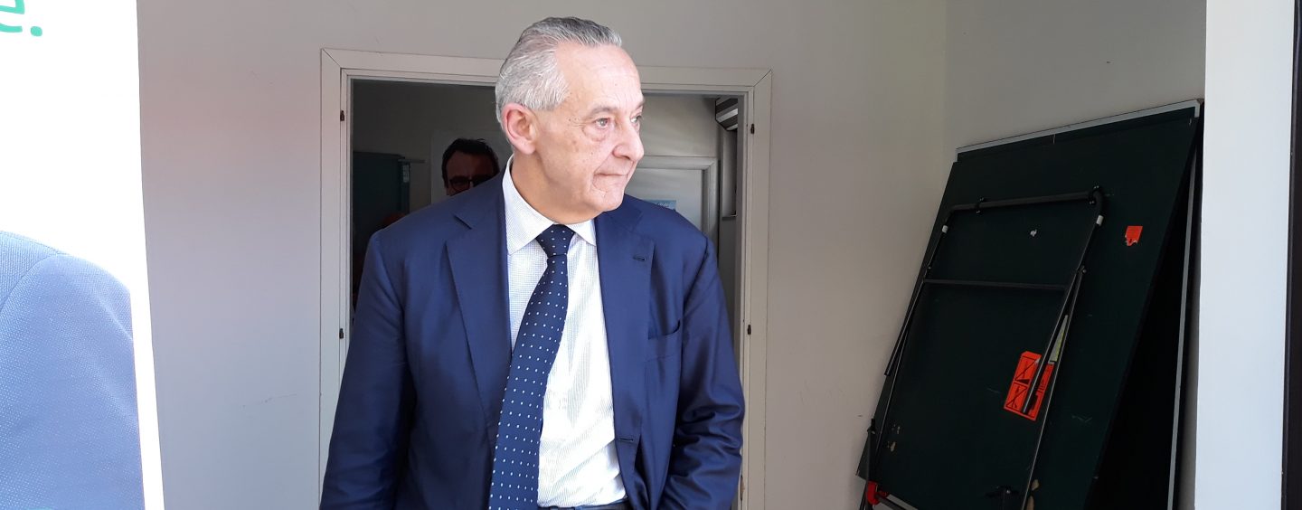 Concussione e scambio di voto, archiviazione per De Caro e la moglie: “Cala il sipario”