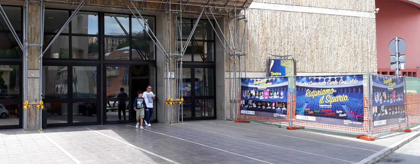 Teatro: si rialza il sipario con Ranieri e Siani. Balsamo: “Stop ai biglietti gratis”