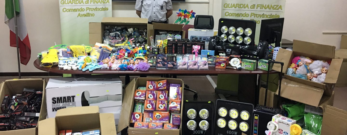 Maxi sequestro di giocattoli e prodotti elettrici pericolosi: oltre 50 mila euro di sanzione per il titolare di un negozio