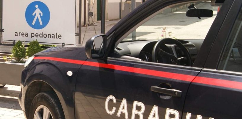 Ladri beccati prima del colpo: abbandonano l’auto e si danno alla fuga