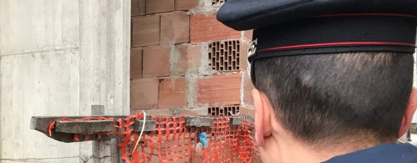 Fanno man bassa di manufatti in ferro al cantiere: due minorenni sorpresi dai Carabinieri