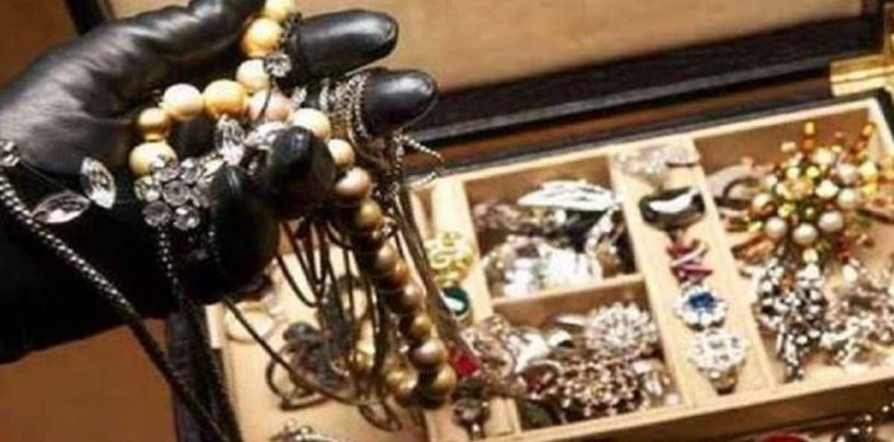 Sventata rapina ad una gioielleria, in manette due rumeni: la banda aveva colpito già un mese fa