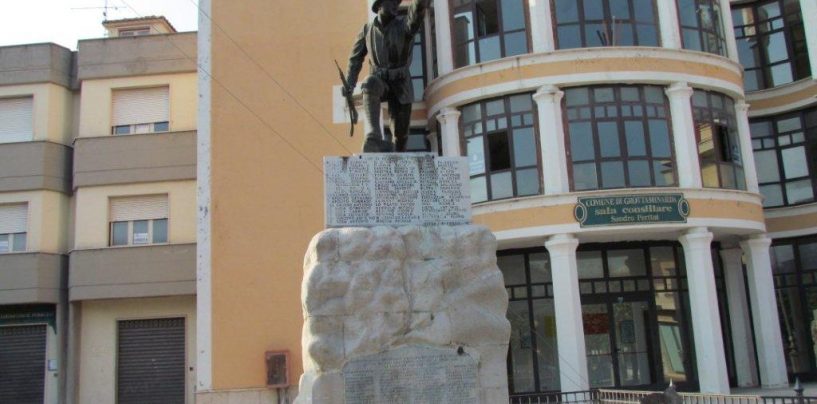 Grottaminarda, cambia la lapide del Monumento dei Caduti: consumatori all’attacco