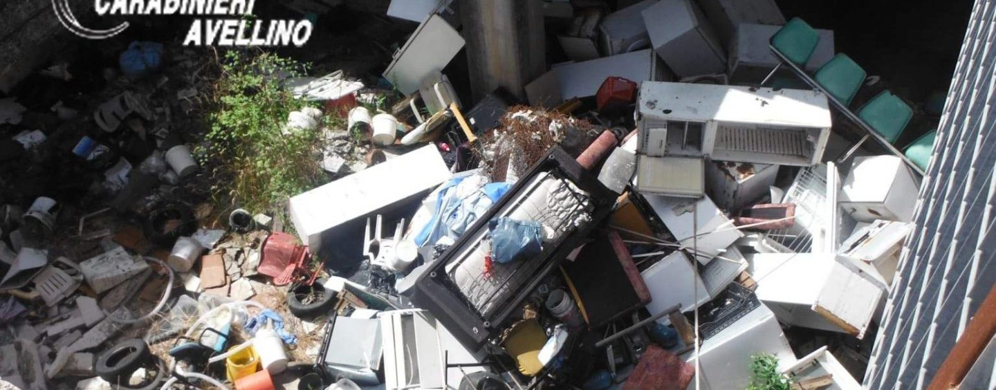 FOTO/ Scoperta discarica abusiva a Montefalcione: sequestrati più di 1000m³ di rifiuti