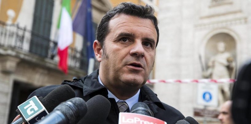 Biodigestore, si compatta il fronte del no: sos al ministro Centinaio