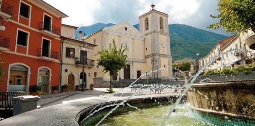 Nuova illuminazione e nuovo parco giochi per Montella, l’assessore Della Polla: “Tuteliamo le zone rurali”