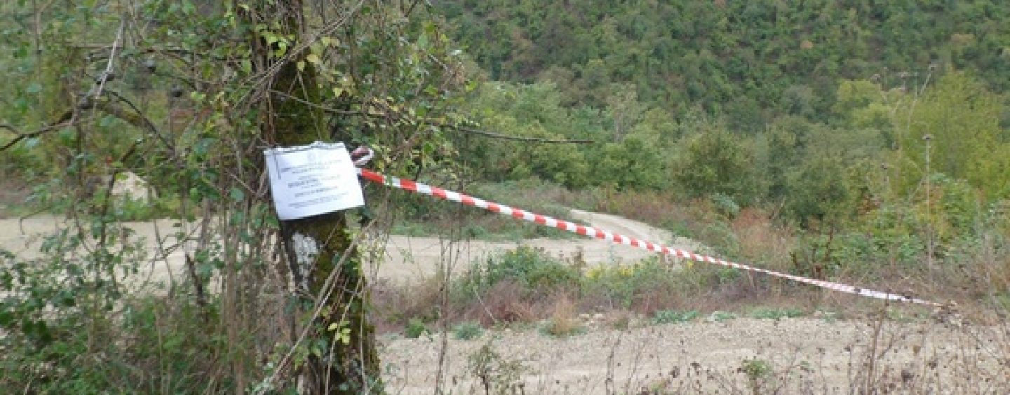 Realizza strada abusiva per il suo fondo agricolo: denuncia e sequestro per un 30enne