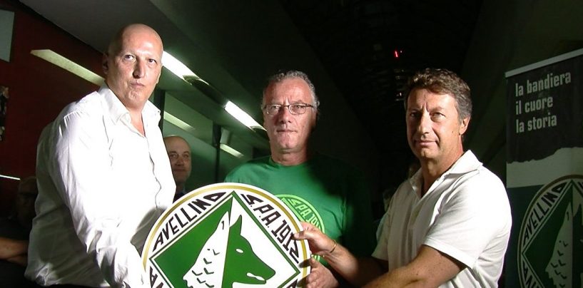 De Cesare, senti Dell’Anno: “O cambia la musica o mi riprendo il logo”