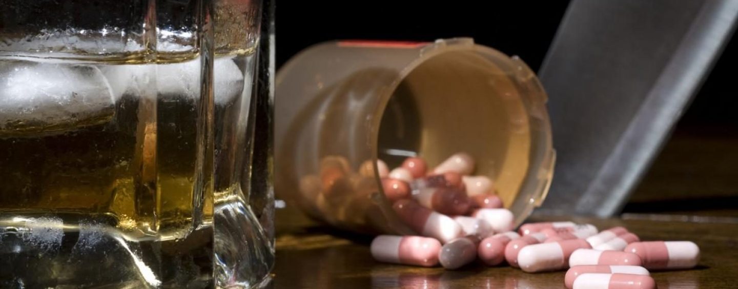Tenta il suicidio con un mix di farmaci e alcol: salvato in extremis dai Carabinieri