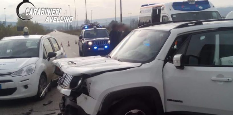 Scontro frontale tra tir e auto: famiglia in ospedale