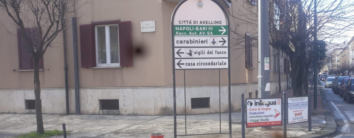 Avellino, nuova segnaletica direzionale: in arrivo “occhi di gatto” e ottiche lampeggianti