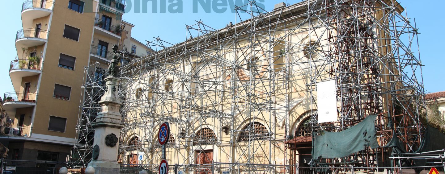 Dogana, il Comitato replica ai Lions: “L’unica cosa seria che possono fare è rimuovere l’installazione”