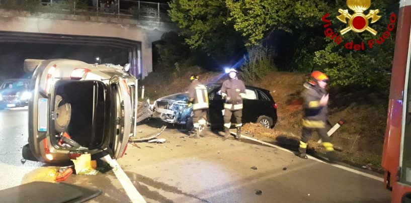 Grave incidente sulla Variante, donna finisce in ospedale