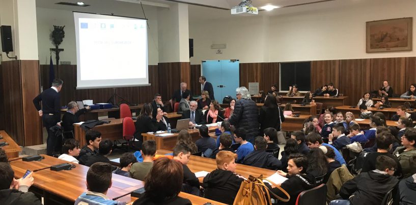 In tre anni la nuova “Dante Alighieri”: il progetto c’è e gli alunni riempiono Palazzo di Città