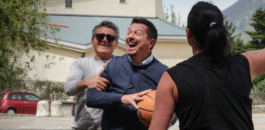 FOTOGALLERY/ Movimento 5 Stelle in tour tra i quartieri di Avellino