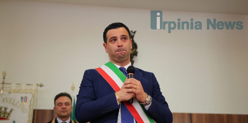 Tra applausi e commozione comincia l’era Festa: “Si parte da Ferragosto, decoro e guerra agli incivili”