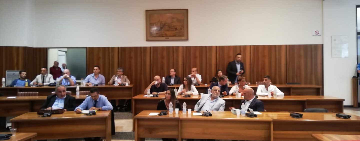 Venti sì alle linee programmatiche di Festa, c’è anche Urciuoli. Ciampi: “Tradimento politico”