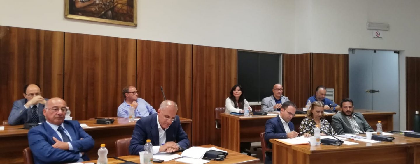 Strappo nella minoranza, Montanile e Spiezia votano a favore di Festa&Co. “Le polemiche non servono in questo momento”