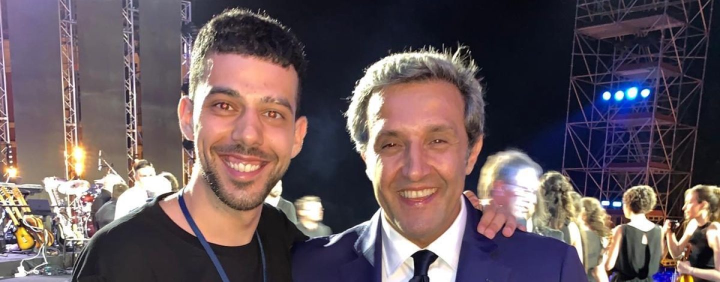 Parrucchiere irpino pettina Lino Banfi e Flavio Insinna prima di “Una voce per Padre Pio”