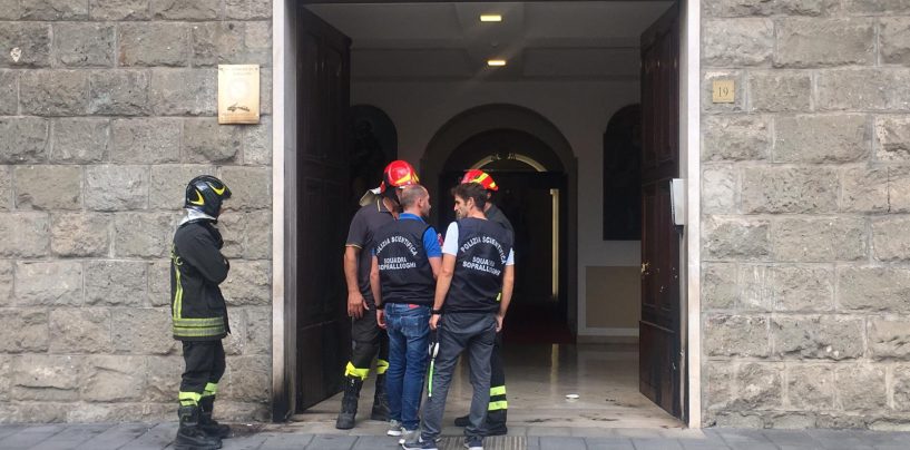 Esplosione al Vescovado, dalla Diocesi: “Il Vescovo sta bene, grazie a istituzioni e cittadini”
