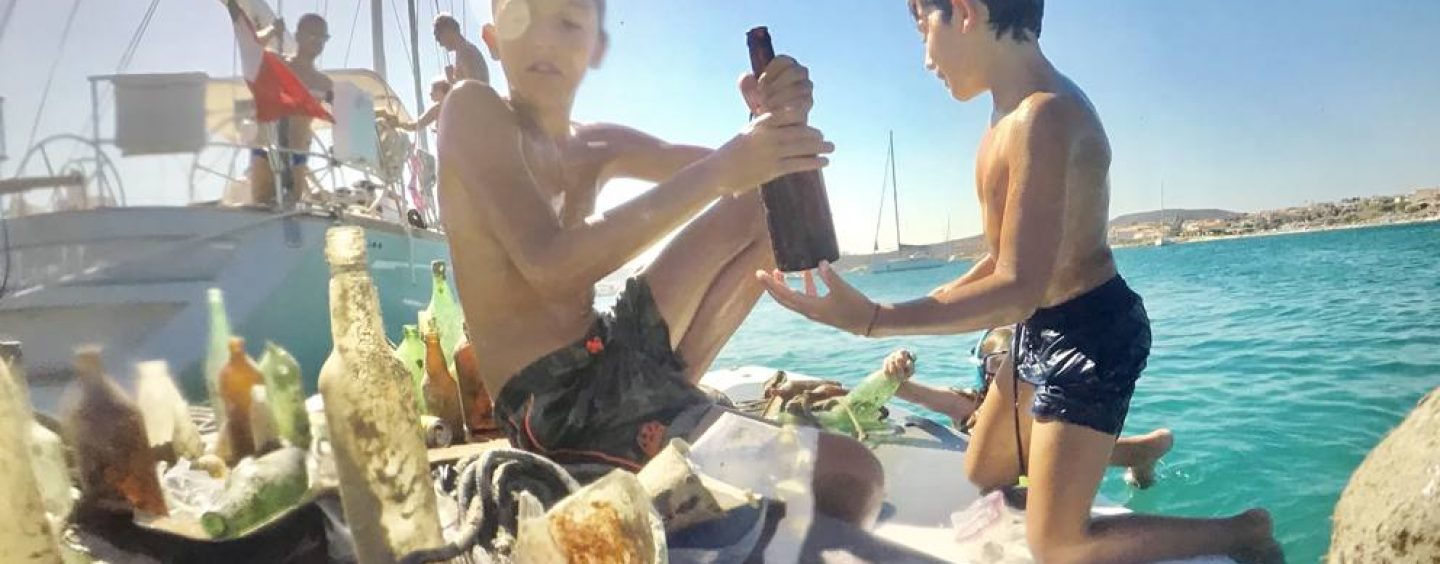 Il mare della Sardegna ripulito da cinque ragazzi. Uno di loro è di Avellino e vorrebbe conoscere Greta