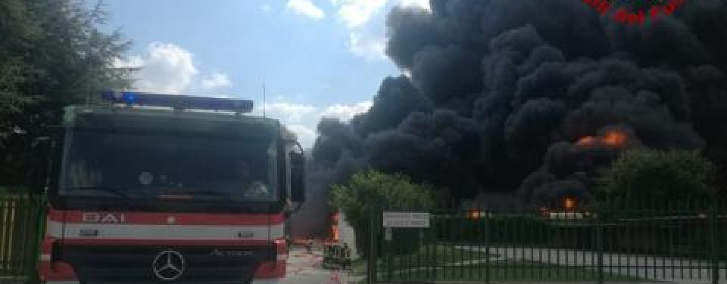 Incendio Avellino, i sindacati dei vigili del fuoco: “Orgogliosi di tanto affetto”
