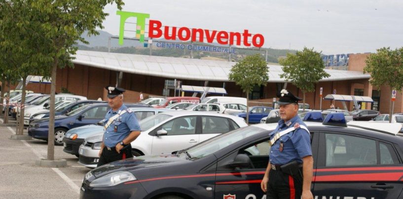 Furto di parmigiano e non solo, i carabinieri “beccano” due giovani donne