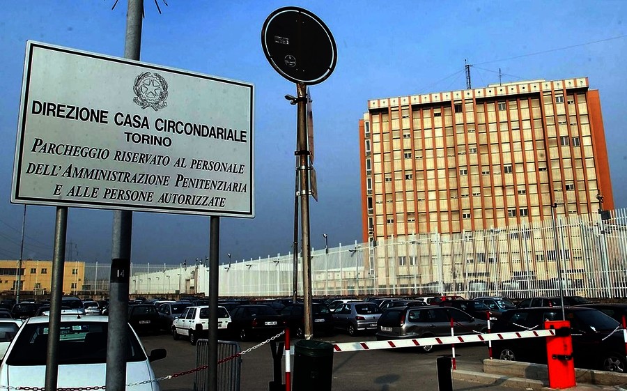 Uccise la moglie a Torino, 65enne di Atripalda si impicca in cella - Irpinia News