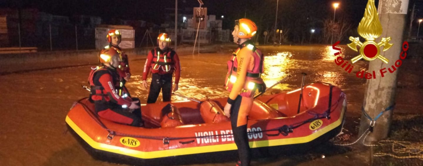FOTO / Maltempo, superlavoro per i vigili del Fuoco: oltre 30 interventi in tutta la provincia