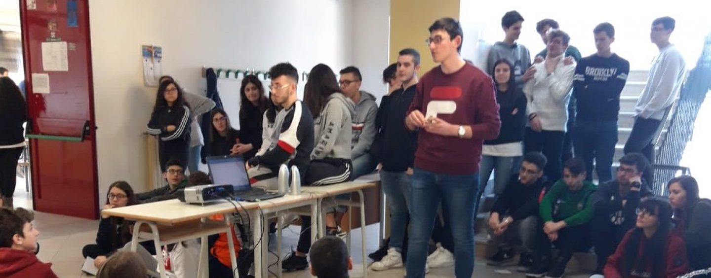 Giornata della Memoria: gli allievi del “De Caprariis” di Altavilla adottano le pietre d’inciampo