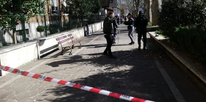Esplosione petardo, il dirigente dell’Amatucci: “Severa sanzione disciplinare per l’alunno”